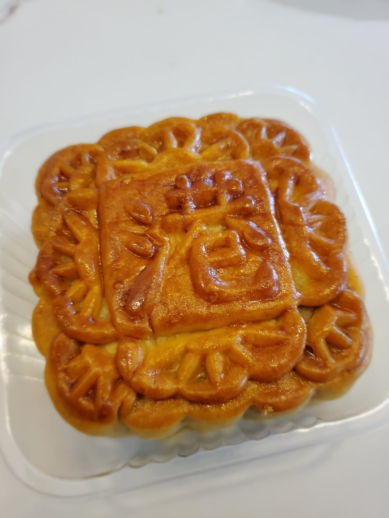 White Lotus Seed Paste Mooncake with Egg Yolk (1pc)